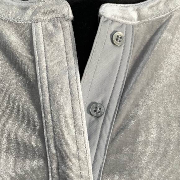 RALPH LAUREN Velour Henley Top - Picture 6 of 6